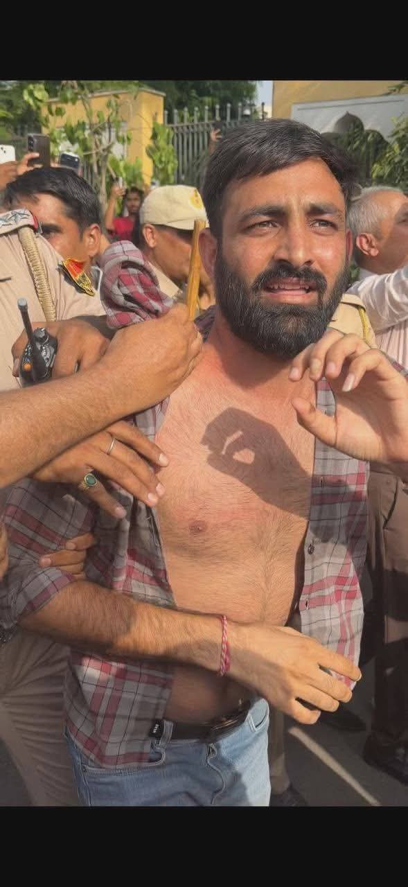 जयपुर में स्कूल जांच करने पहुंचे CJP प्रवक्ता आशुतोष रांका से मारपीट! कपड़े फाड़े, पत्थरबाजी का आरो
